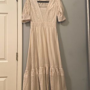 REFORMATION BETSIE DRESS IN CREAM SIZE 4